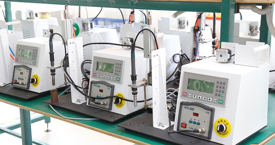 Semi-automatic soldering equipment