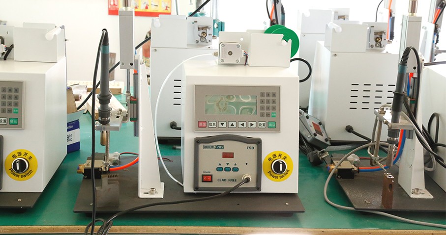 Semi-automatic soldering equipment